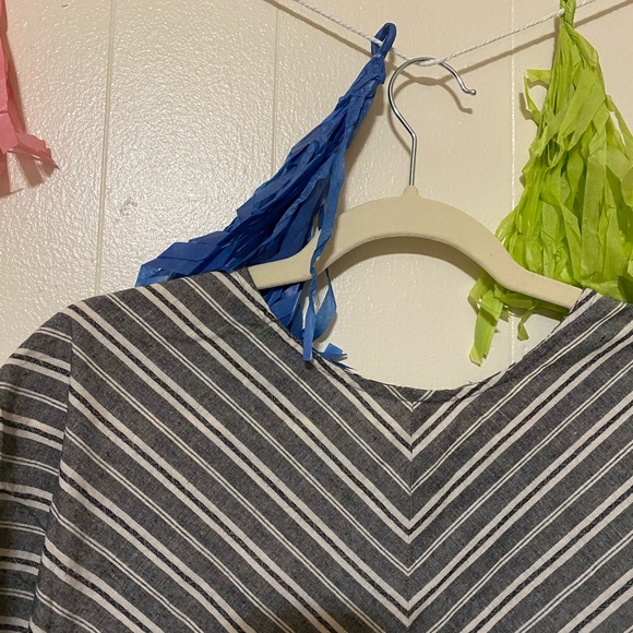 universal thread blouse - Picture 2 of 2